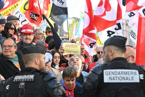 "Macron desquiciado"