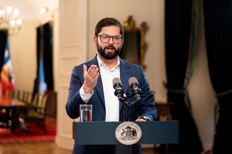 En cadena nacional, Boric anunció la nueva "Política Nacional del Litio" (Foto: AFP).