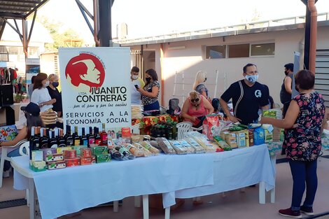 La Cooperativa de Trabajo Juanito Contreras en el Paseo de Compras y Productos Catamarqueños. 