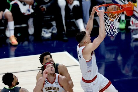 Michael Porter Jr anota una volcada en el triunfo de Denver (Fuente: AFP)