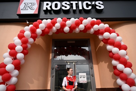 Tras la salida de KFC del país, Rusia reabre su propia cadena de restaurantes de pollo frito