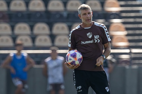 Martín Palermo dirige a Platense (Fuente: Prensa Platense)