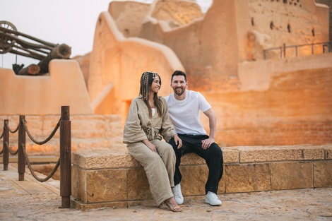 Messi con Antonela en Arabia Saudita, en el viaje que motivó la sanción del PSG