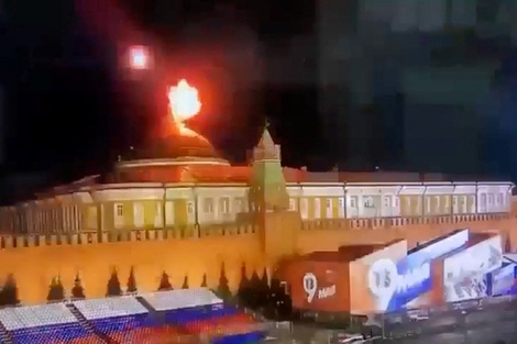 Un objeto volador explota cerca del Kremlin. (Fuente: NA)