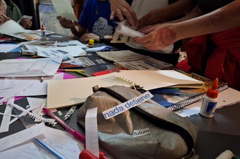 Un taller de fanzine en Casa Pringles, una vivienda colectiva de mujeres y niñes que está en riesgo de desalojo. (Fuente: Liliana Cabrera)