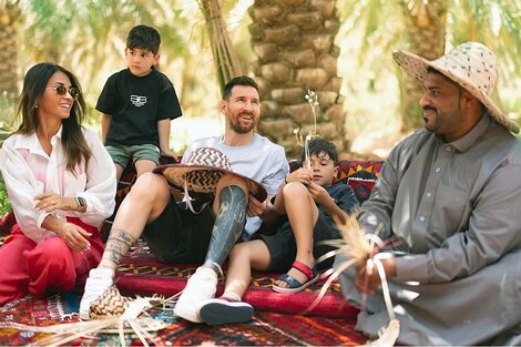 Messi y su familia, cumpliendo un compromiso comercial en Arabia Saudita