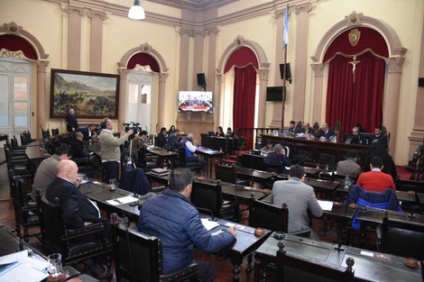 Corta sesión en el Senado antes del parate por las elecciones del 14 de mayo 