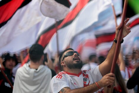 La gente de River hizo explotar el estadio Monumental (Fuente: Télam)