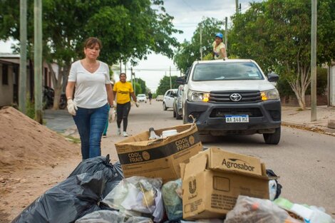 La intendenta saliente firmó un contrato billonario por dos años 