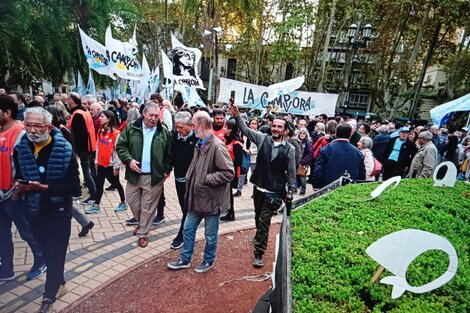 Acto y ronda en la Plaza 25 de Mayo.