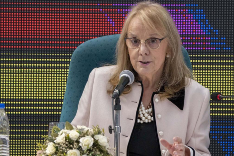 Alicia Kirchner desdobló las elecciones de Santa Cruz