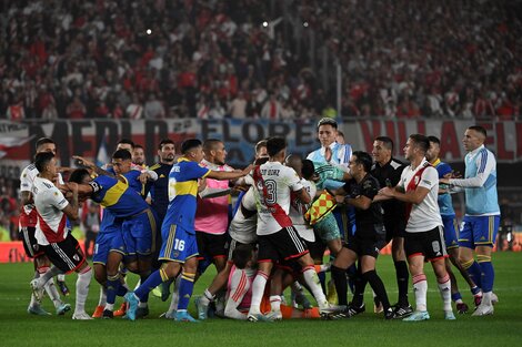 El superclásico entre River y Boca terminó en un verdadero escándalo (Foto: AFP).