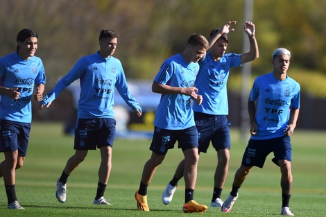 Los chicos de la Sub 20 se entrenaron en Ezeiza. (Fuente: Télam)