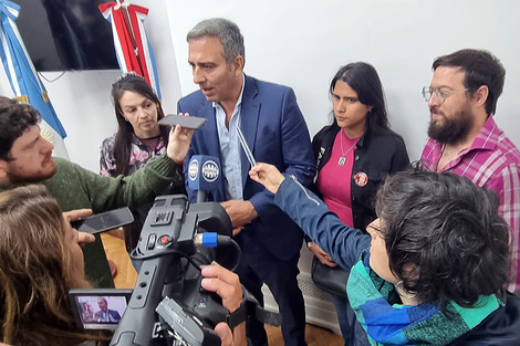 Cachi Martínez en conferencia de prensa.