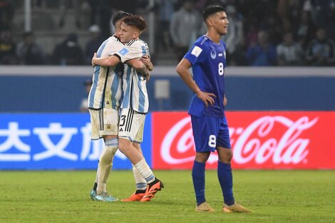 La selección argentina reaccionó a tiempo y se lo dio a vuelta a Uzbekistán en el debut del Mundial Sub 20