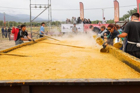 La Rioja hizo el locro más grande del mundo