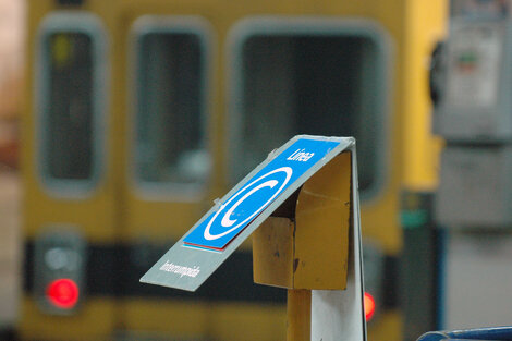 Este martes todas las líneas de subte de la ciudad de Buenos Aires interrumpen su servicio de forma escalonada.