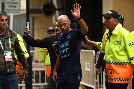 Mascherano retornó al hotel de manera diferencia de sus jugadores (Fuente: Télam)