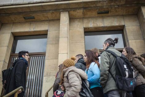 Los dinosaurios no quieren estudiantes en los juicios de lesa humanidad