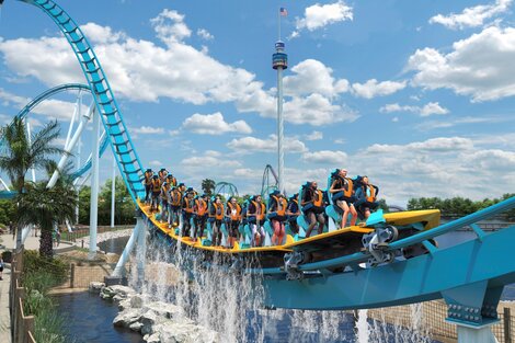 Estados Unidos: inauguran la primera "montaña rusa de surf del mundo" en Orlando