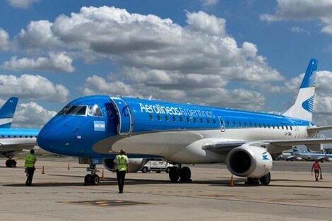 Una azafata de Aerolíneas Argentinas fue detenida por la amenaza de bomba en un vuelo hacia Miami