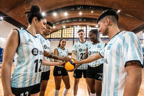 Se presentó la nueva camiseta del seleccionado argentino de voleibol 