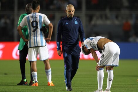 Mascherano, junto a Véliz y Gauto, dos de los delanteros de la Selección.