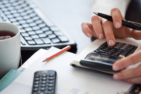 En junio 2023 los trabajadores registrados cobran el medio aguinaldo.