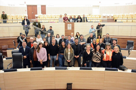 Concejales y vecinalistas en el recinto. (Fuente: Prensa Concejo)