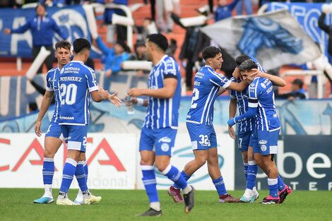 Todo Godoy Cruz celebra la conquista de Conechny (Fuente: Télam)