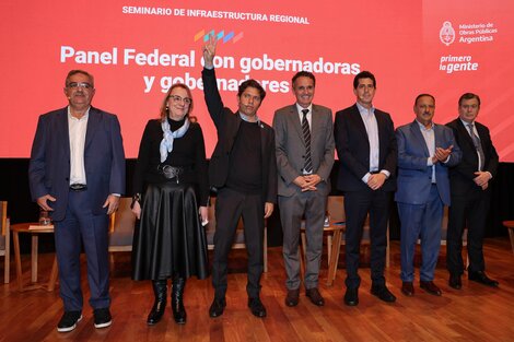 Jalil, Alicia Kirchner, Kicillof, Katopodis, Wado de Pedro, Quintela y Zamora en la foto del día.