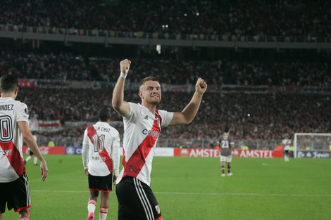 Beltrán festeja después de marcar su gol en el inicio del segundo tiempo