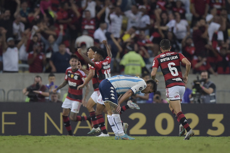 Todo Flamengo celebra el gol de Victor Hugo, que puso cifras definitivas al partido (Foto: AFP).