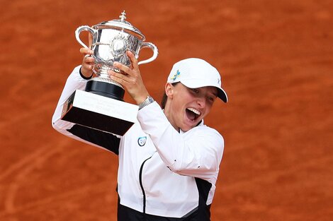 Roland Garros: Iga Swiatek venció a Muchova y celebró su tercer título