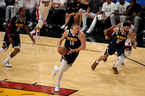 Denver Nuggets vs Miami Heat hoy: a qué hora juegan y cómo verlo