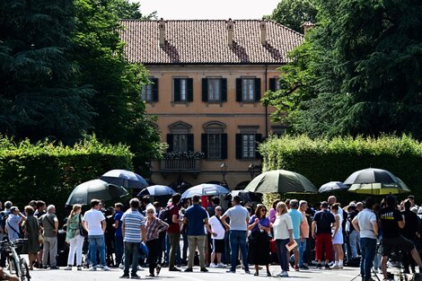 Adiós a Berlusconi, controvertido protagonista de la vida política italiana