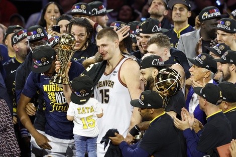 Nikola Jokic, el antihéroe que conquistó la NBA, y algunos apuntes sobre Denver campeón