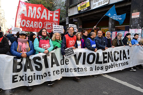 Casiello de Amsafe Rosario, Lucero de Sadop y el rector Bartolacci al frente de la marcha. (Fuente: Sebastián Granata)