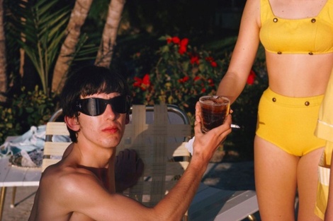 George Harrison en Miami Beach, en 1964, bajo la lente de Paul McCartney. Y que forman parte del libro. Imagen: Instagram.