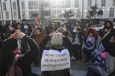 CABA: marcha contra el "cierre abrupto" de inscripciones a profesorados