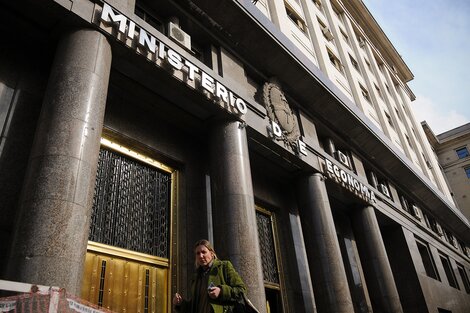 La Secretaría de Finanzas dependiente del Ministerio de Economía difundió el último reporte sobre la deuda pública bruta. (Fuente: Sandra Cartasso)