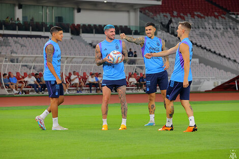 La Selección se entrenó en el estadio donde se presentará el lunes ante Indonesia. (Fuente: Twitter)