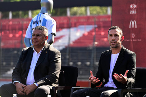 El ídolo de Newell's y ex 11 de la selección junto a Chiqui Tapia.  (Fuente: Sebastián Granata)