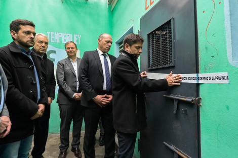 Kicillof clausura calabozos en la comisaría séptima de Glew. Almirante Brown. 