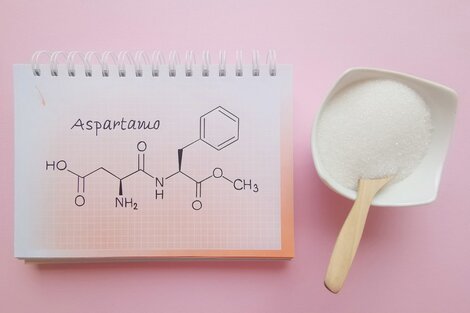 Qué es el aspartamo, el edulcorante que según OMS podría ser cancerígeno