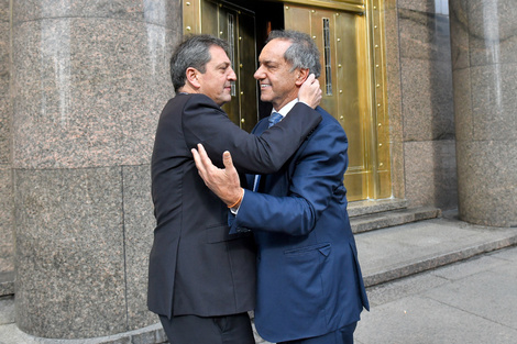 El abrazo de Sergio Massa y Daniel Scioli