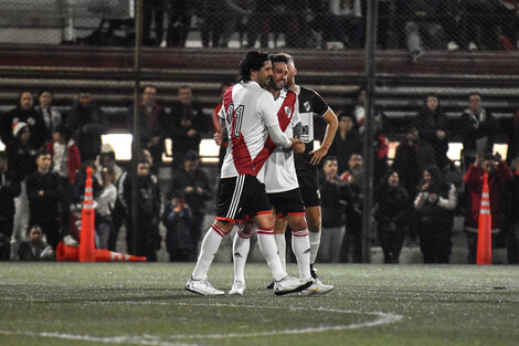 El fútbol Senior de River continúa convocando cada vez más gente