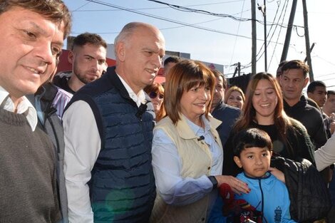 Bullrich y Grindetti llevaron su mensaje "la fuerza del cambio" a las localidades de Malvinas y Pilar