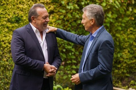 Gustavo Santos con Mauricio Macri, a quien no para elogiar en sus redes sociales.