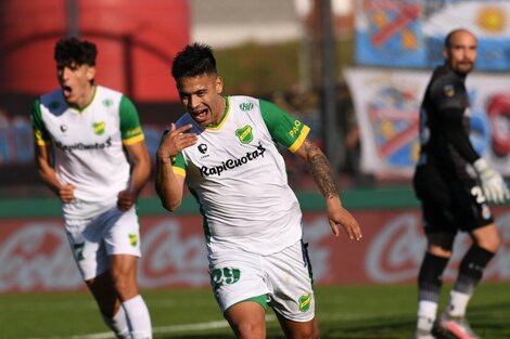 Defensa le dio otro empujón a Arsenal